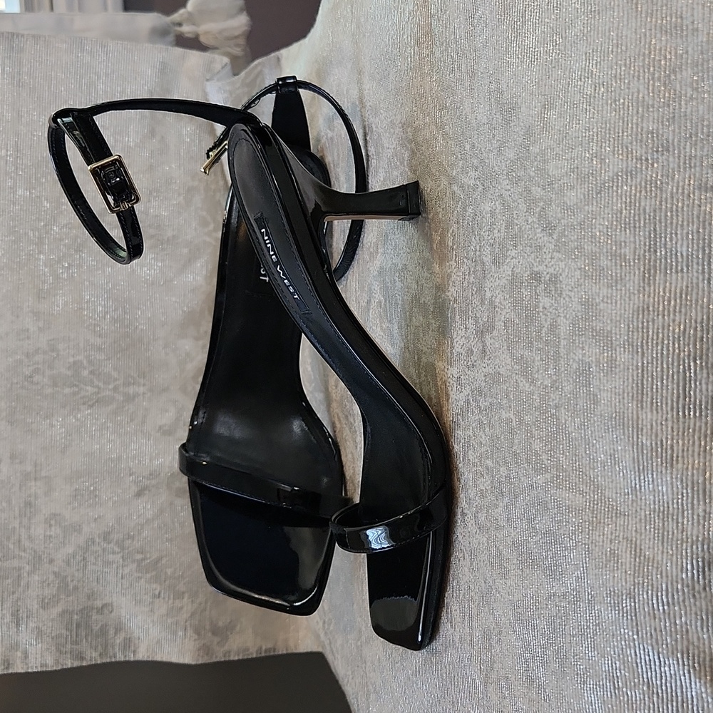 NINE WEST Heels, Black, Size 7.5.